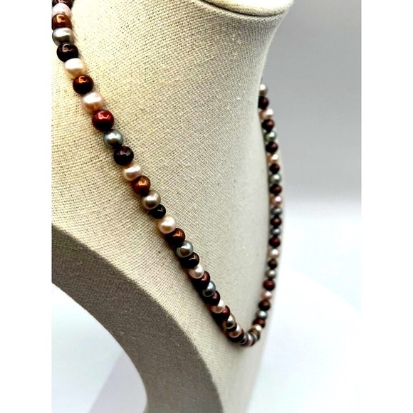Multicolor Freshwater Pearl Necklace With Toggle Clasp.  A2 - Picture 7 of 8